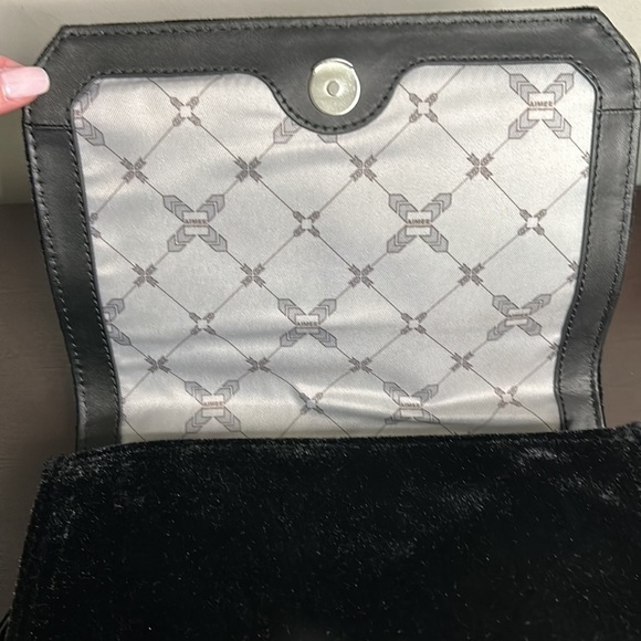 Aimee Kestenberg Mia Purse Velvet Expandable Crossbody Black - Picture 10 of 13